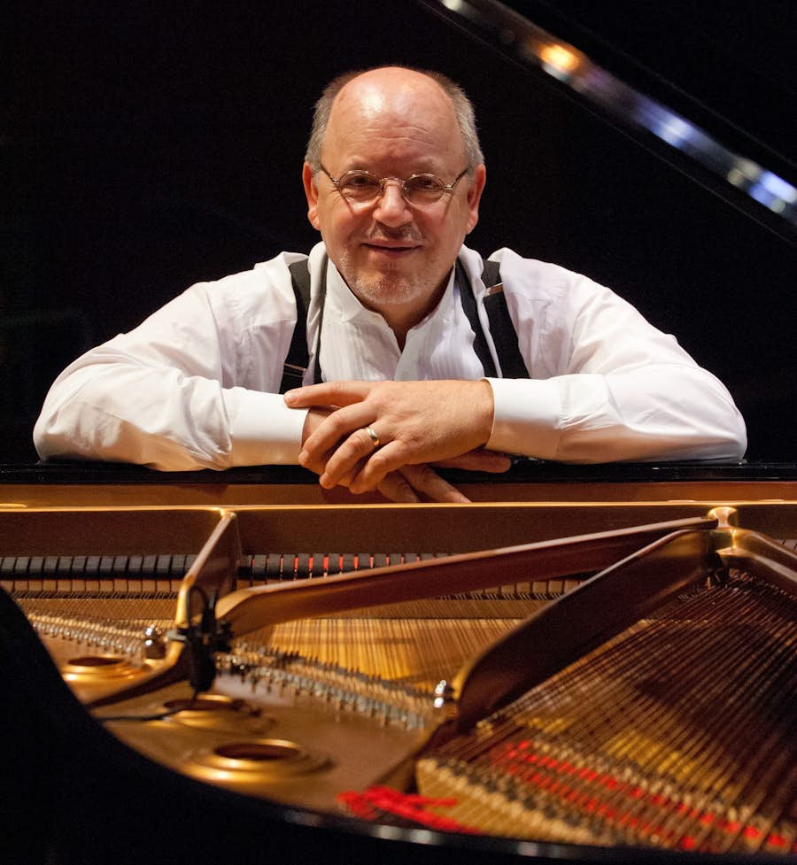 Pianist Tom Servinsky 